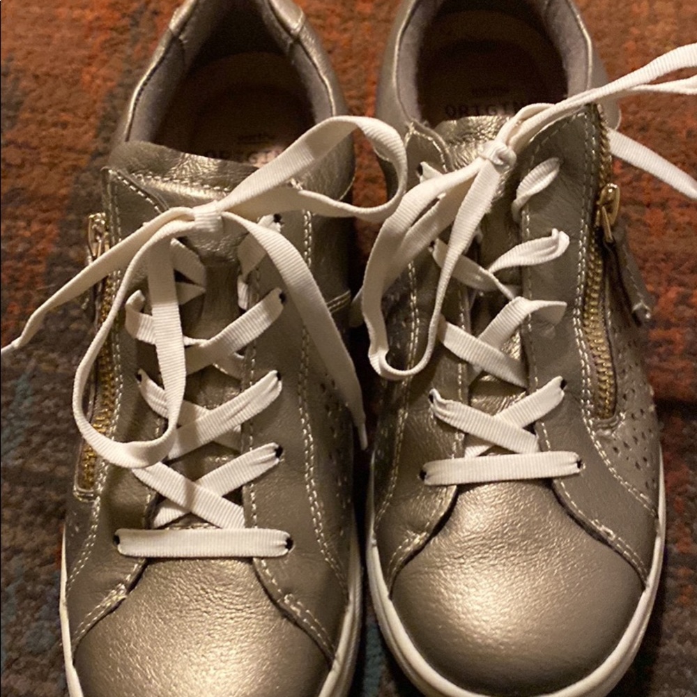 Womens sneakers